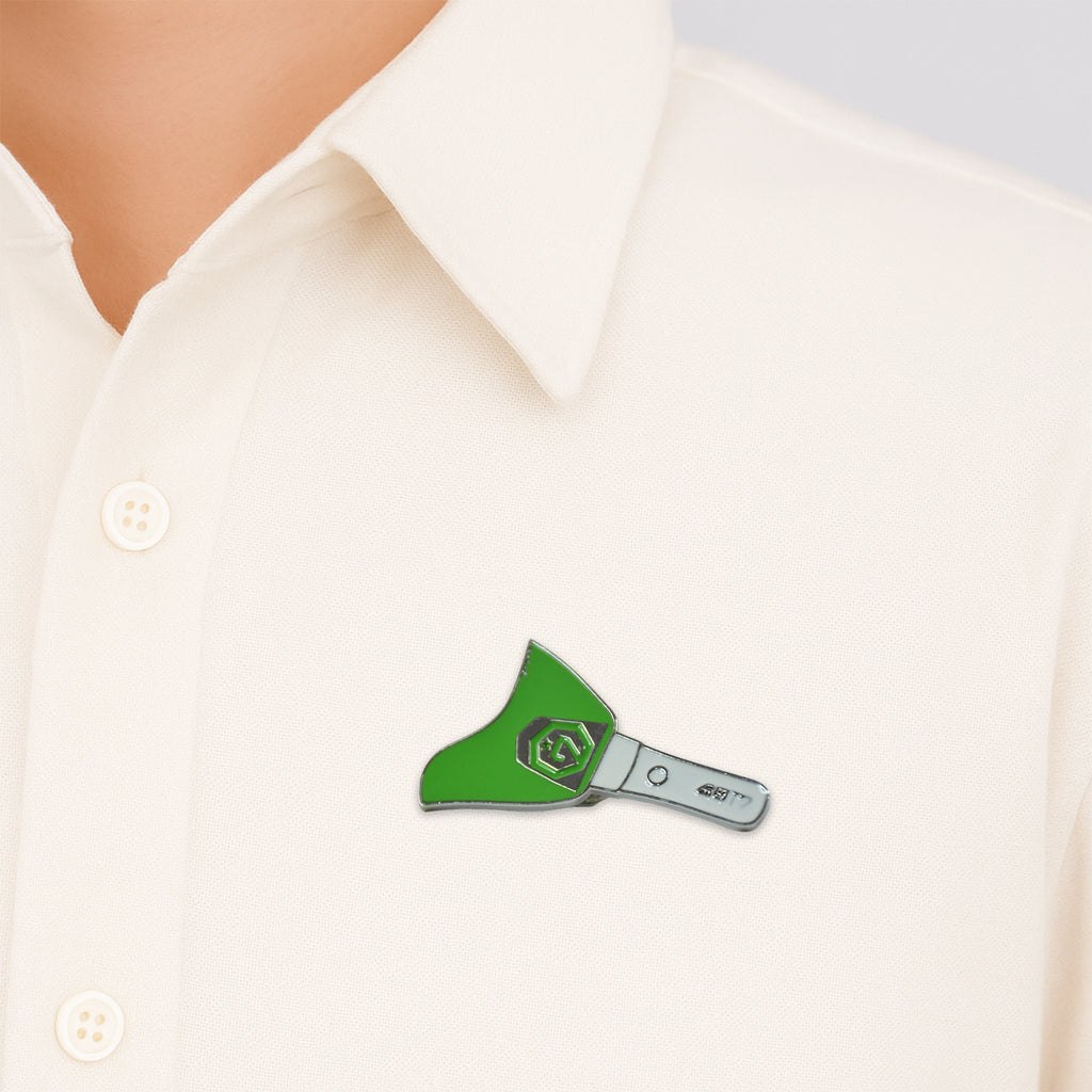 Stylish Metal Badge Pin  Single Piece (Random Design)