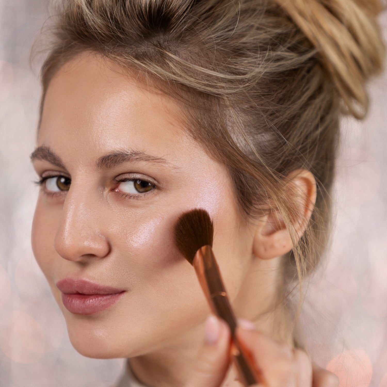 4-in-1 Shimmer Highlighter  Illuminator Palette (12 Gm  1 Pc)