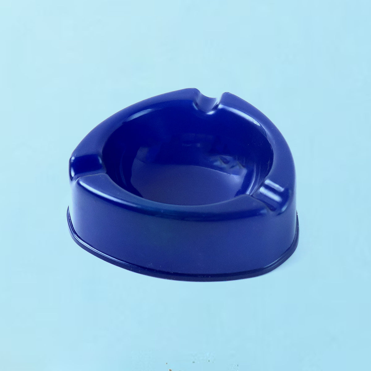 Oblivion Dark Blue Plastic +shtray (1 Pc)