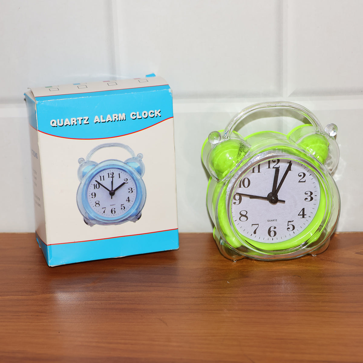 Classic Quartz Alarm Clock (1 Pc)